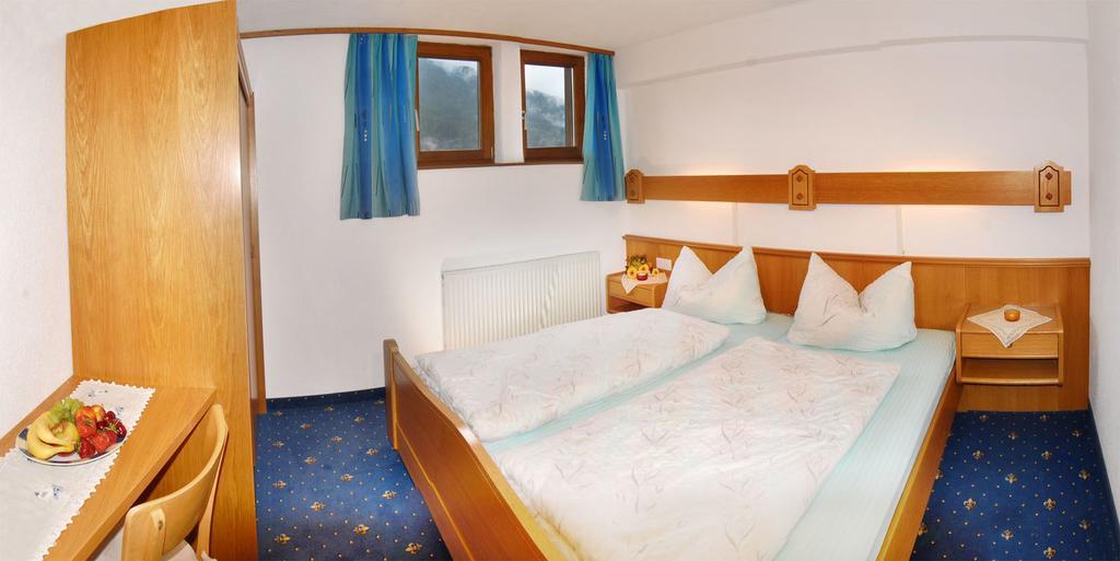 Gästehaus Bergruh Tux Zimmer foto
